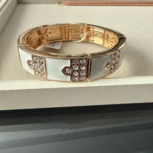 Elegant Gold and White Bracelet